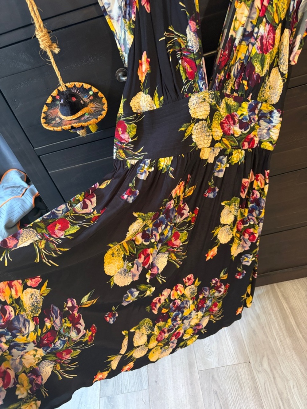 Trashy Diva Black Floral Plunge Midi Dress - Picture 4 of 6